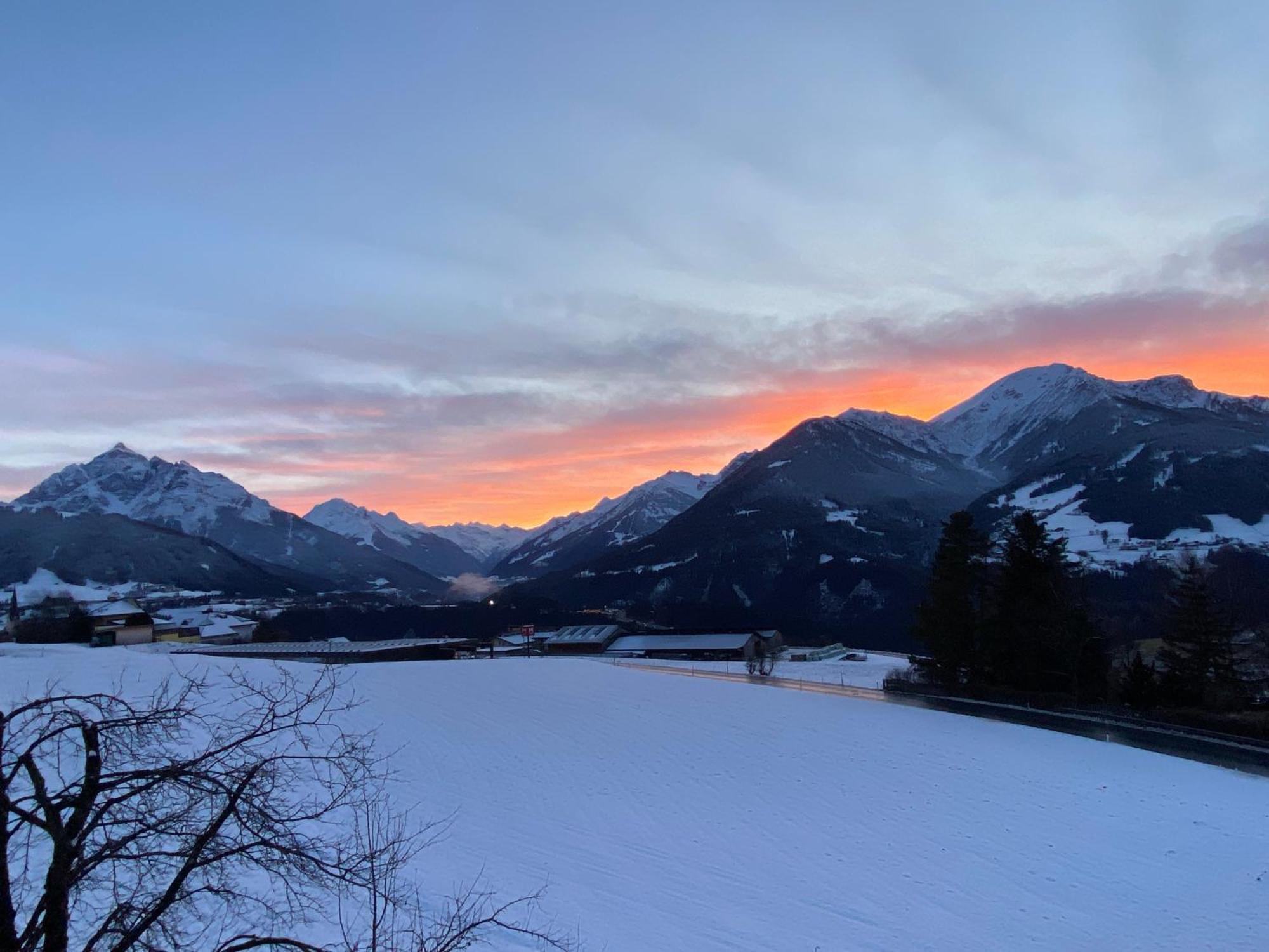 Apartment Wiesenhof - Natur & Weitblick Ueber Innsbruck - Ladestation Fuer Elektroautos Exteriör bild